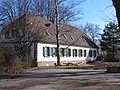 Das ehemalige Verwalterhaus aus nordwestlicher Blickrichtung ...