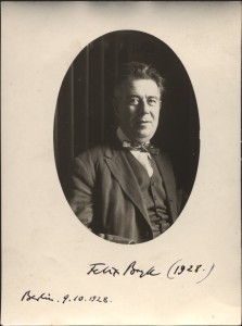 Felix Bryk v roce 1928 s autogramem