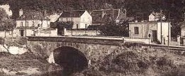 Extrait d'une ancienne photographie de représentant le pont de la Motte, ouvrage d'art franchissant la Loire et reliant la commune de La Riche à celle de Fondettes