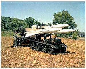 MIM-23 Hawk завантажувальник перезавантажує пусковий причеп