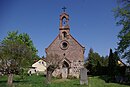 Dorfkirche mit Kirchhof, Spritzenhaus und Grabmal für Wilhelm Zacher sowie Resten der Feldsteinmauer