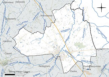 Carte en couleur présentant le réseau hydrographique de la commune