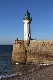 De vuurtoren op het westelijke havenhoofd