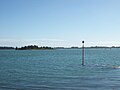 L'île Irus vue de la pointe d'Arradon.