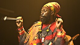 Capleton tijdens een concert te Spanje in 2008