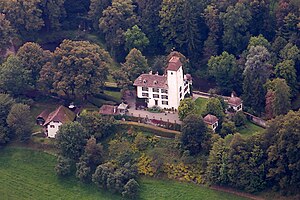 Ds Schloss Rümlige us dr Luft