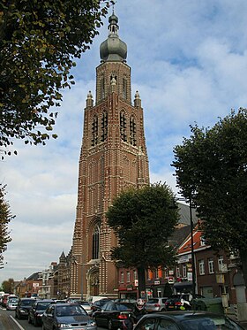 Tour et façade de l'église