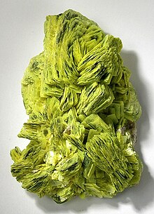 Meta-autunite-167960.jpg