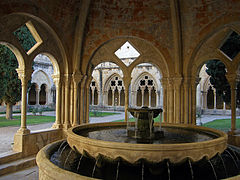 Claustro del monasterio de Poblet, desde el «lavabo»