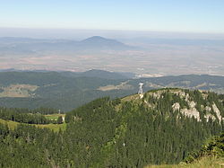 Pohled na jednu část Burzenlandu. Napravo je Ghimbav (něm. Weidenbach), nalevo Cristian (Neustadt) a u vrchu Zeidener Berg v dálce lze rozeznat Codlea (Zeiden).