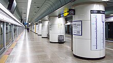 Seoul-metro-533-Gwanghwamun-station-platform-20180915-125016.jpg