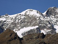 Parrotspitze při pohledu z východu, vpravo Signalkuppe