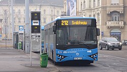 212-es busz a Boráros téren