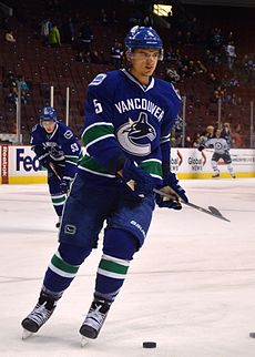 Luca Sbisa v dresu Vancouver Canucks (2015)