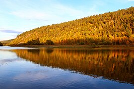 Pinta-alaltaan Suomen suurin kansallispuisto on vuonna 1956 perustettu 2 860 neliökilometrin laajuinen Lemmenjoki.