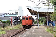 停車中の普通列車（2016年10月）