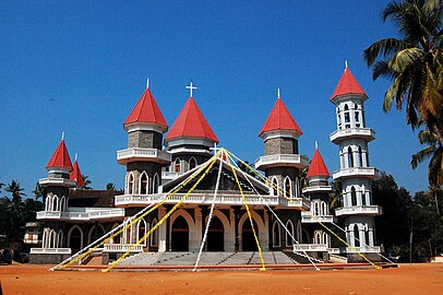 കോട്ടപ്പുറം അതിരൂപതയിലെ വി. മൈക്കിളിന്റെ പേരിലുള്ള കത്തീഡ്റൽ.