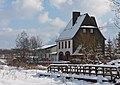 Ehemaliges Empfangsgebäude des Bahnhofs Losheim (Eifel), Winter 2013