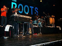 The Roots esiintymässä Torontossa, Kanadassa maaliskuussa 2007.