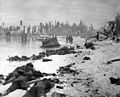 Plage de Tarawa, où les séquences des cadavres américains flottant au bord de la plage ont été filmés