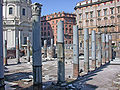 Colonne in granito grigio della navata centrale.