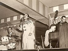 Billie Hollyday in Washington 1948 mit Al Dunn (Trommler), Bobby Tucker (Pianist) und Benny Fonsville (Bassist).