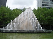 Mack-Brunnen (1988) in Düsseldorf