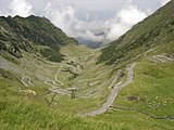 Die Transfogarascher Hochstraße am Bâlea-Pass – aufgrund ihrer Trassierung auch Straße in die Wolken genannt