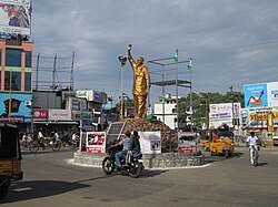 ఏడురోడ్ల కూడలి