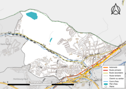 Carte en couleur présentant le réseau hydrographique de la commune