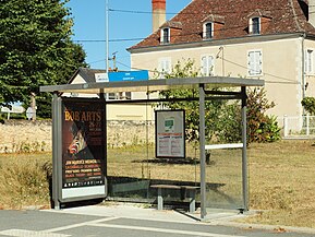 L'arrêt de bus L'Aile Bleue à Ciron en 2016.