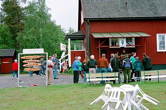 Underhållning för Inlandsbanans resenärer i Moskosel, sommaren 2000.