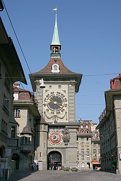 A Zytglogge keleti frontja a Kramgasse végénél