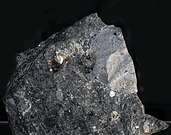 Diamante in kimberlite dalla Sudafrica, Museo Mineralogico, Wrocław (Polonia).