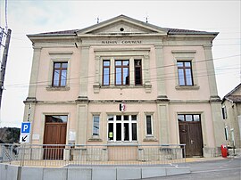 The town hall in Oye-et-Pallet