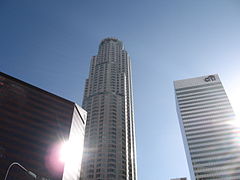 El U.S. Bank Tower, es el edificio más alto al oeste del río Mississippi