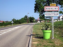 The road into Rouhling