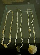 Collares neolíticos. Museo Arqueológico Municipal de Cartagena.