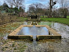 Fontaine-lavoir.