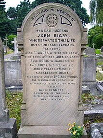 Lápida sobre la tumba de la Eleanor Rigby del Cementerio de Woolton, Liverpool. Supuestamente inspiradora del nombre y la historia de la Eleanor de Lennon y McCartney.