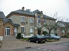 The town hall in Buchelay