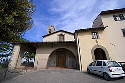 La facciata della pieve di San Martino a Gangalandi