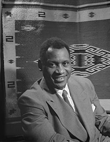 Paul LeRoy Bustill Robeson v roce 1942