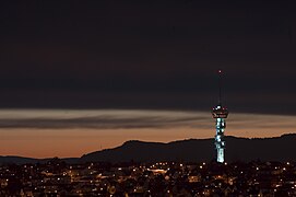 La Tyholttårnet de nuit.