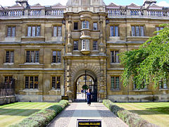 L'entrée principale de Clare College.