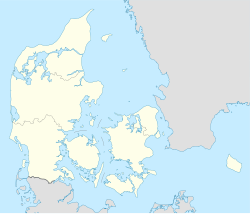 Charlottenlund Travbane ligger i Danmark