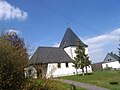 Nikolauskapelle in Denzen mit dem Chorturm von 1236