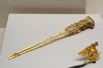 peony gold hairpin