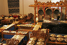 Traditional indonesian instruments02.jpg