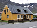 Restauranten Faktorshúsið i Hæstakaupstaður er en av de eldste bygningene i Ísafjörður